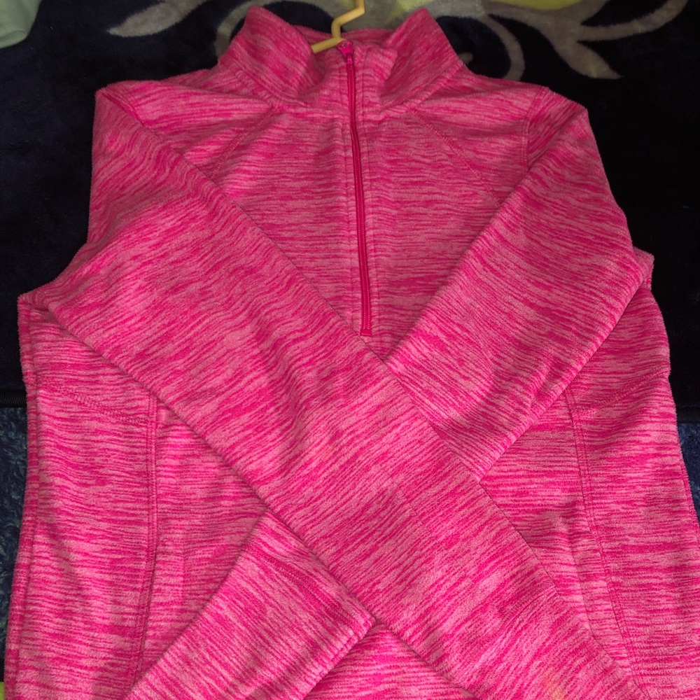 Thumb pocket jacket